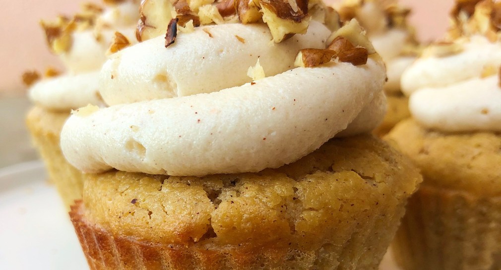 Keto Friendly Banana Cupcakes w/ Cream Cheese Frosting